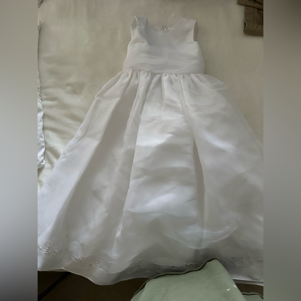 Elegant White Sleeveless Dress Flower Girl